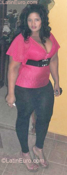 Date this cute Dominican Republic girl Dairi from Santo Domingo DO7175