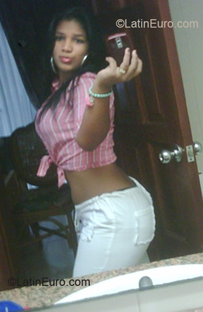 Date this pretty Dominican Republic girl Isabel from Santiago DO7191