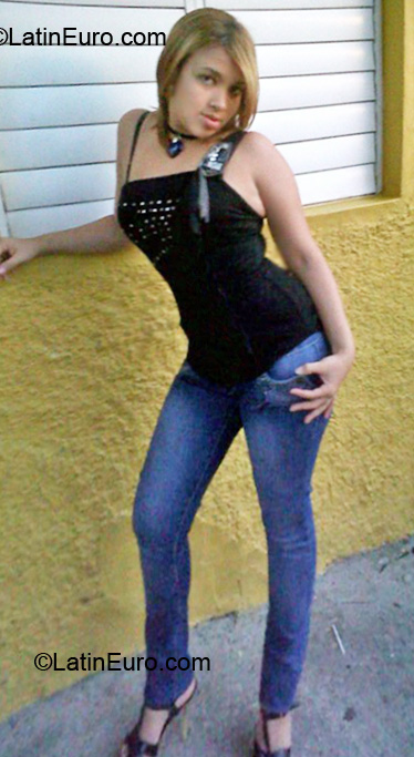 Date this charming Dominican Republic girl Danelkis from Santiago DO7215