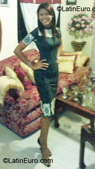 Date this young Dominican Republic girl DO7220 from Haina DO7220