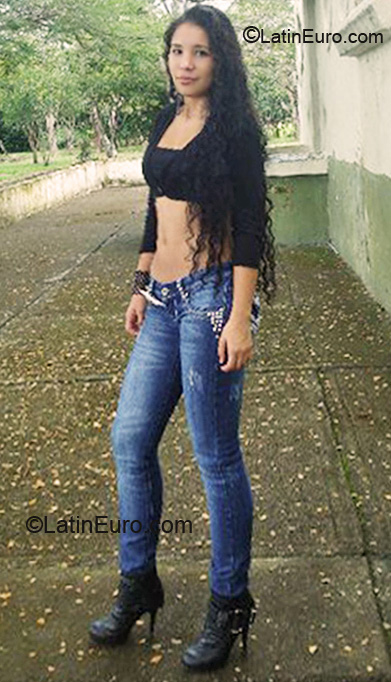 Date this tall Colombia girl Juliana from Armenia CO6764