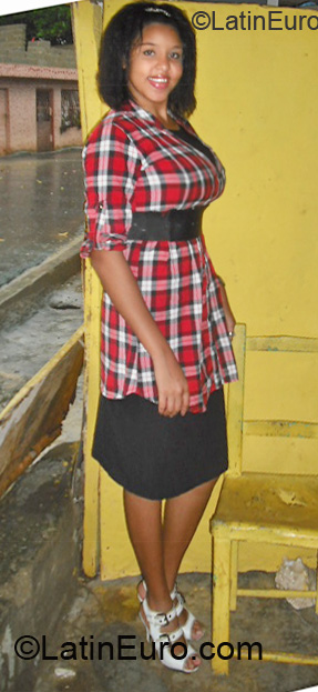 Date this nice looking Dominican Republic girl Jaf from Santo Domingo DO7250