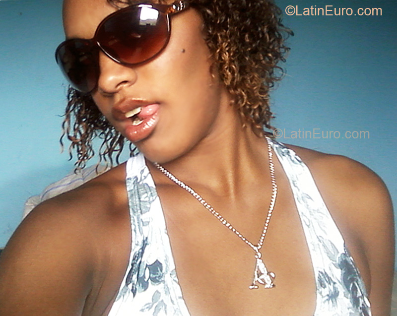 Date this sultry Brazil girl Stefani from Rio De Janeiro BR5077