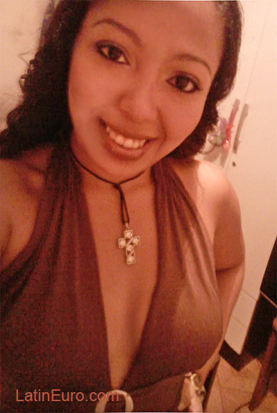 Date this gorgeous Brazil girl Paola from Belem BR6330