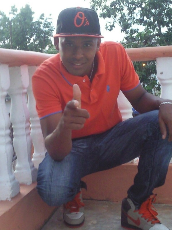 Date this gorgeous Dominican Republic man Leonard from Santo Domingo DO7367