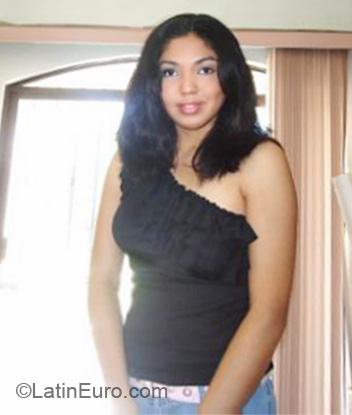 Date this gorgeous Mexico girl Nohemi from La Paz MX325