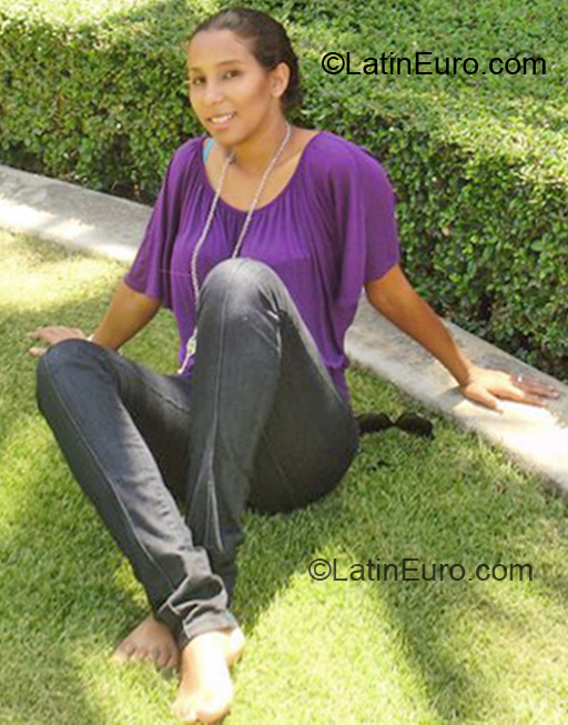 Date this exotic Dominican Republic girl Luisanna from Mao DO7384