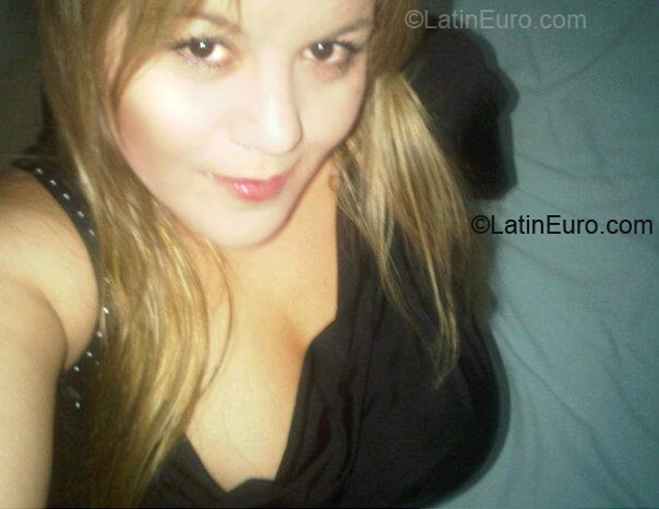 Date this charming Colombia girl Lady carolina b from Bogota CO6885