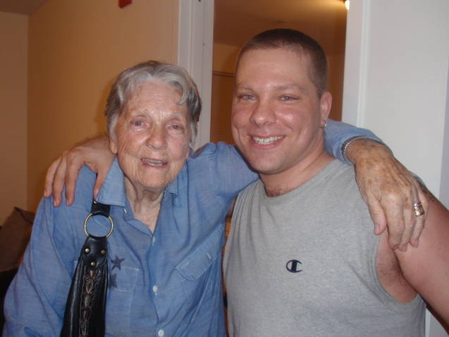 Date this cute United States man Matthew from Corona US9540