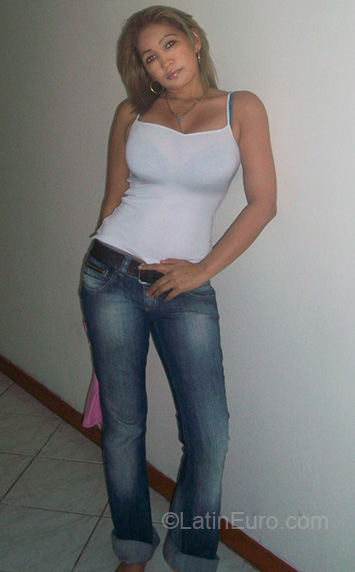 Date this delightful Colombia girl Amparo from Bucaramanga CO6950