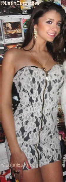 Date this foxy Brazil girl Samantha from Florianopolis BR5185