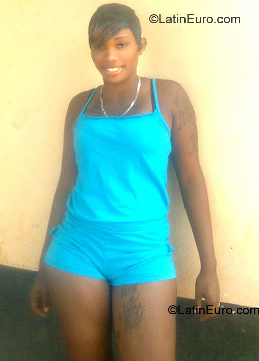 Date this hard body Jamaica girl Lisa from Kingston JM236