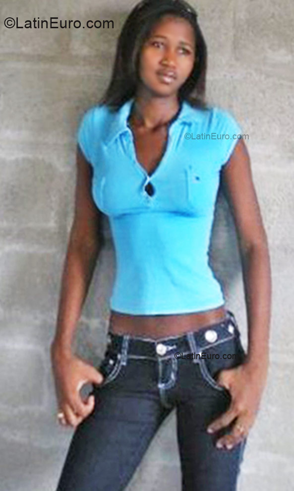 Date this athletic Honduras girl Blanca from San Pedro Sula HN316