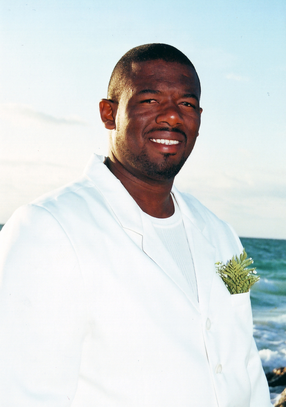 Date this good-looking Bahamas man BIGSEXY from freeport BS33