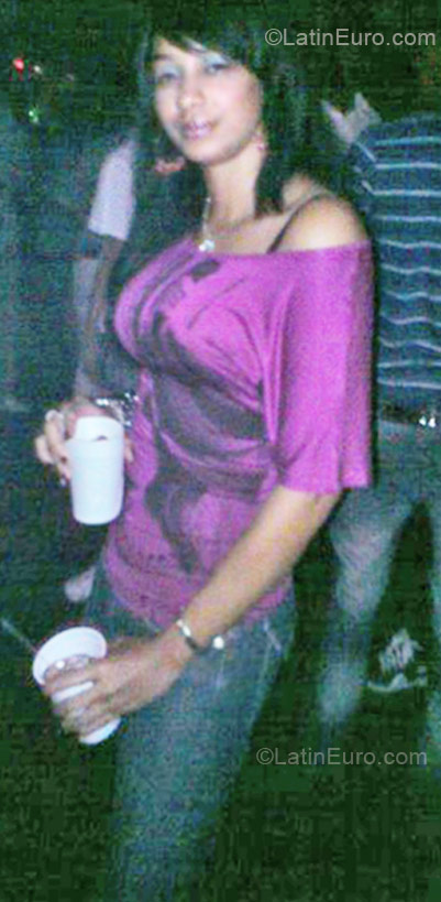 Date this hot Dominican Republic girl Arlene from Santo Domingo DO7522