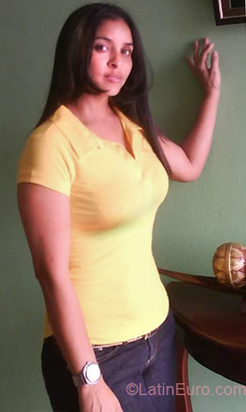 Date this georgeous Dominican Republic girl Aracelis from Santiago DO7527