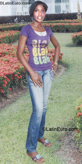 Date this delightful Jamaica girl Natadeen from May Pen P.O. JM244