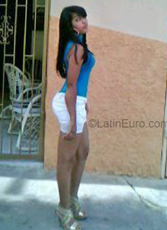 Date this sultry Dominican Republic girl DAISY from Santiago DO7588