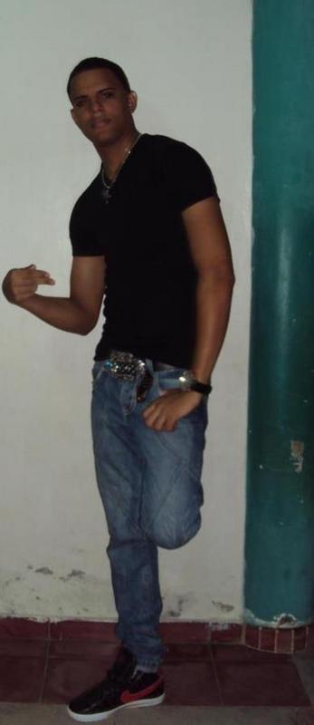 Date this georgeous Dominican Republic man Melvin tatis from Santiago DO7648