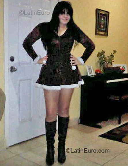 Date this hard body Honduras girl Daniela from La Ceiba HN325