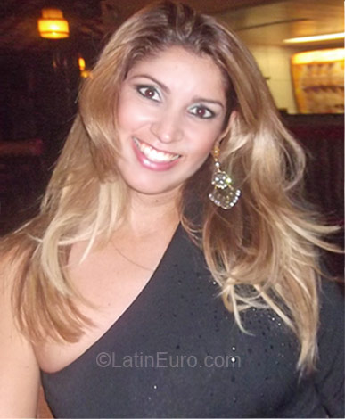 Date this young Brazil girl Fatima from Salvador BR5332