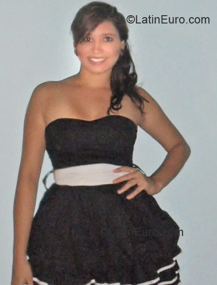 Date this good-looking Colombia girl Diana from Monteria CO7042