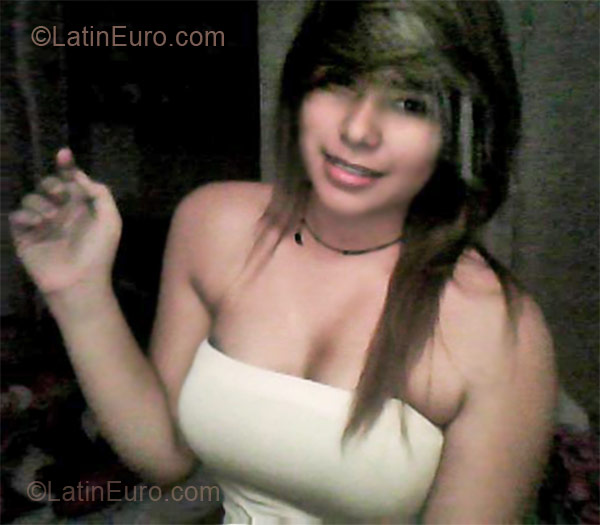 Date this sensual Colombia girl Nathalia from Barranquilla CO7051
