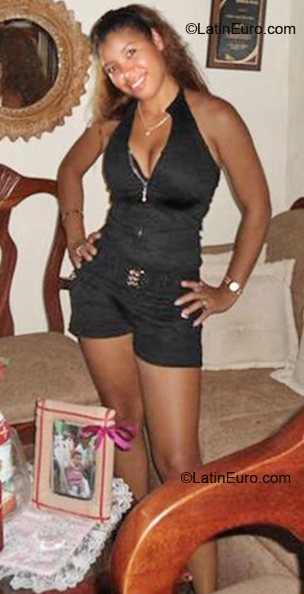 Date this attractive Dominican Republic girl Fatima liceyda from San Pedro De Macoris DO7685