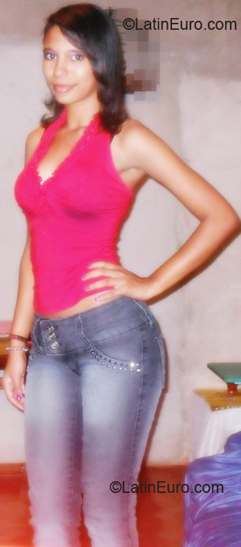 Date this stunning Brazil girl Maah from Campinas BR5359