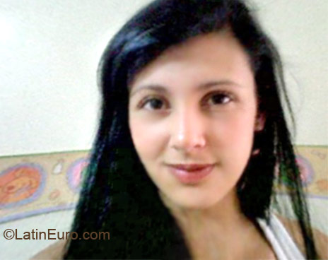 Date this attractive Colombia girl Ana Maria from Medellin CO7078