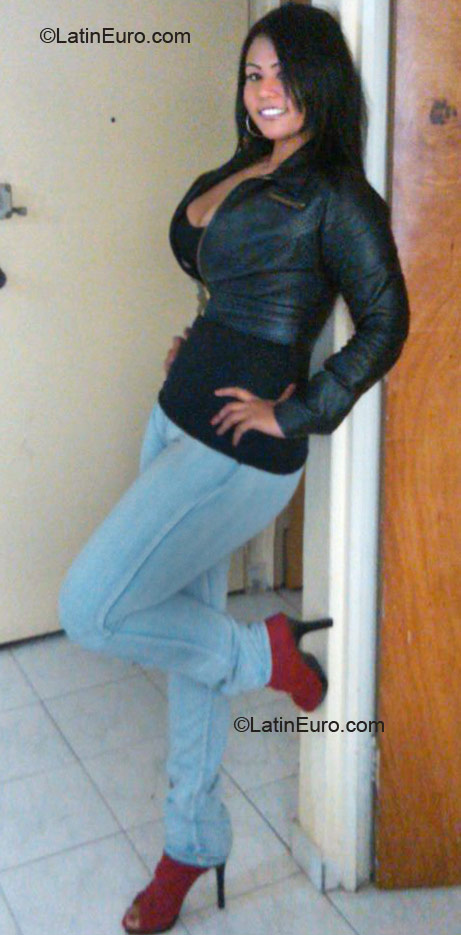 Date this voluptuous Colombia girl Karen Margarita from Cartagena CO7137