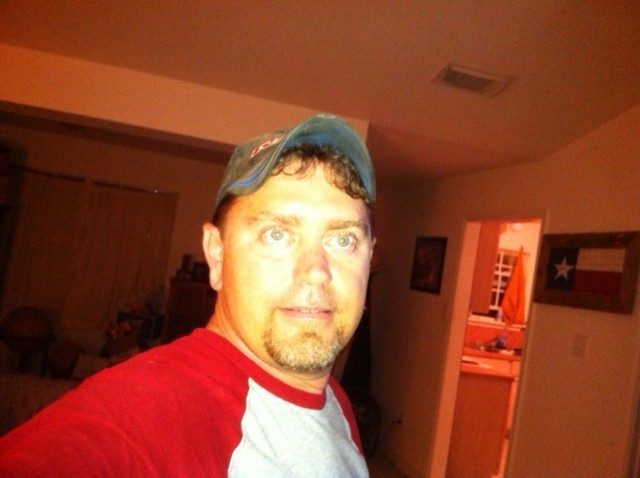 Date this happy United States man Jbblueyz from Spicewood US9906