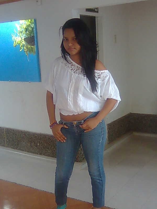 Date this gorgeous Honduras girl Leonela from Copan HN329