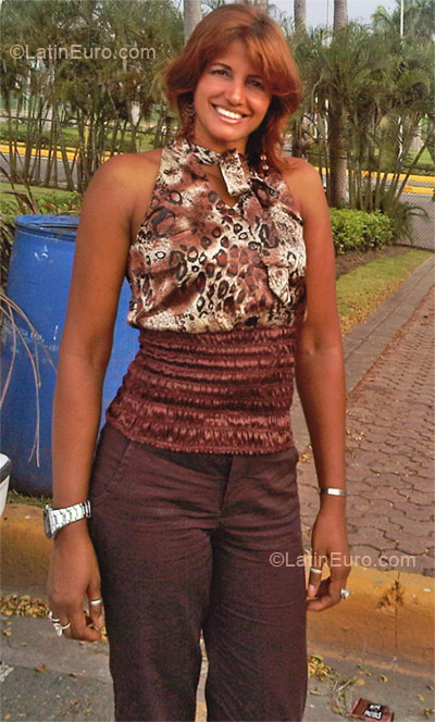 Date this hot Dominican Republic girl Laflordeullama from La Vega DO7860