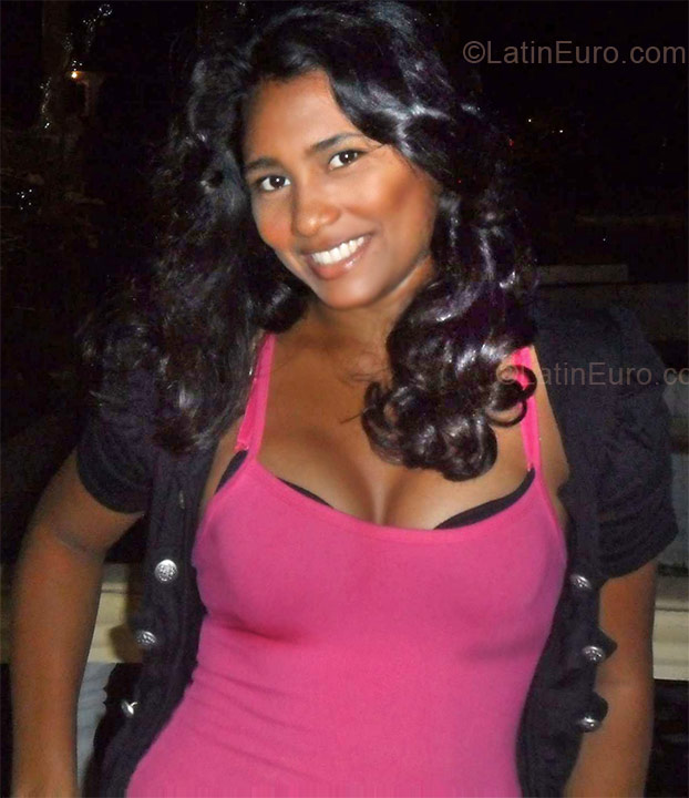 Date this sultry Colombia girl Nadia from Santa Martha CO7195