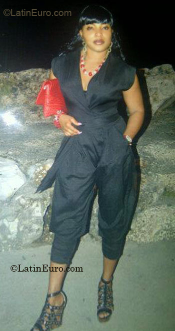 Date this athletic Jamaica girl ShortyCute from Montego Bay JM289