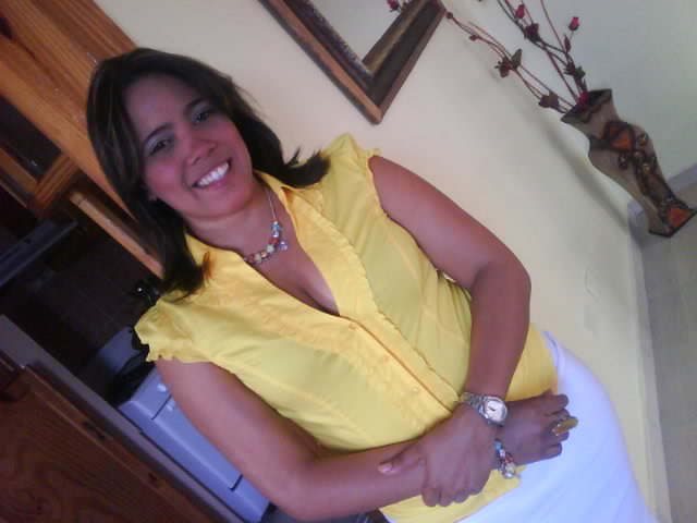 Date this charming Dominican Republic girl Emprendora from Santo Domingo DO7954