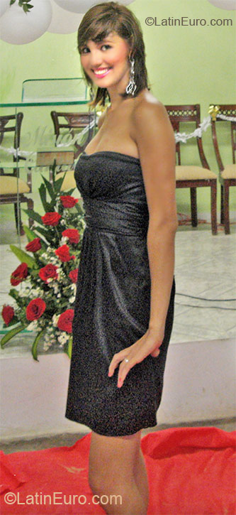 Date this stunning Colombia girl Yurany from Barranquilla CO8099