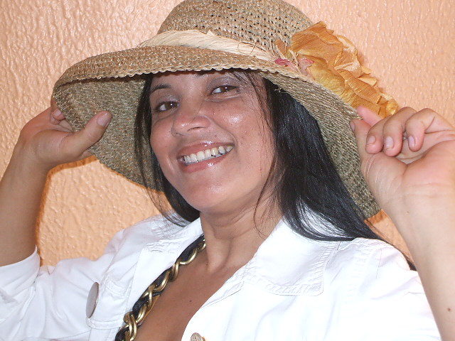 Date this foxy Brazil girl Laura from Fortaleza BR5625