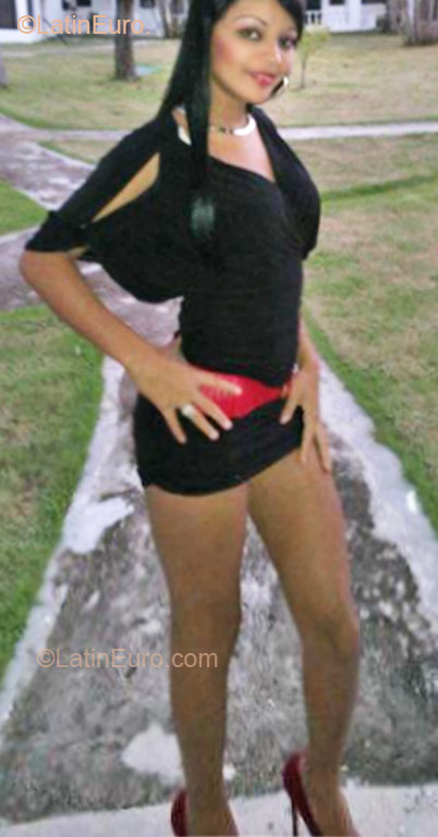 Date this attractive Dominican Republic girl Carolina from San Felipe DO8005