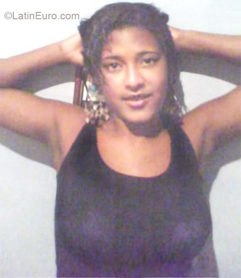 Date this delightful Brazil girl Thaiane from Rio De Janeiro BR5632