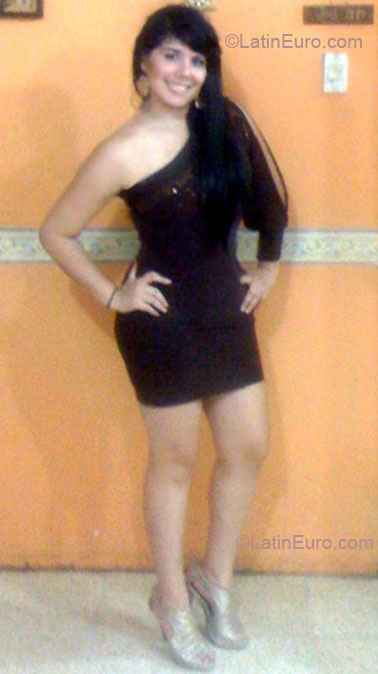 Date this lovely Ecuador girl Maria Elena from Guayaquil EC126