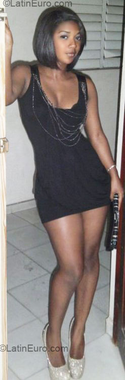 Date this foxy Dominican Republic girl Cole047 from Santiago DO8049