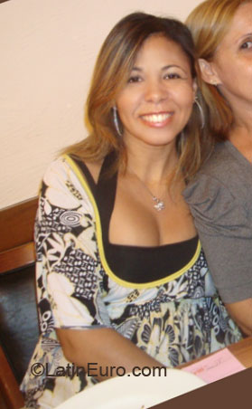 Date this good-looking Brazil girl Maria Aparecida from Rio de Janeiro BR5670