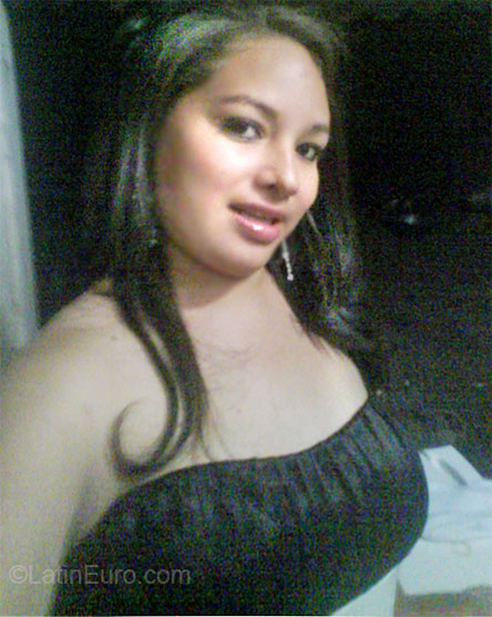 Date this passionate Honduras girl Yosi from La Paz HN335