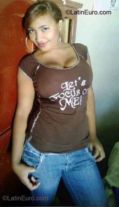 Date this sultry Dominican Republic girl Martha from Santiago DO8091