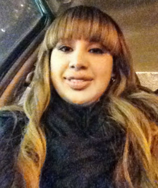 Date this sultry United States girl Mari from Chicago US10472
