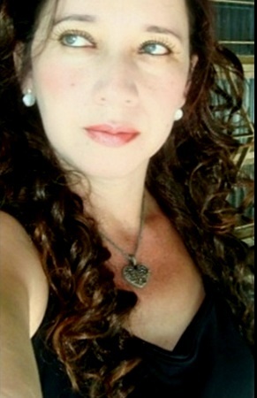 Date this cute Brazil girl ArleneBella from Goiania BR5695