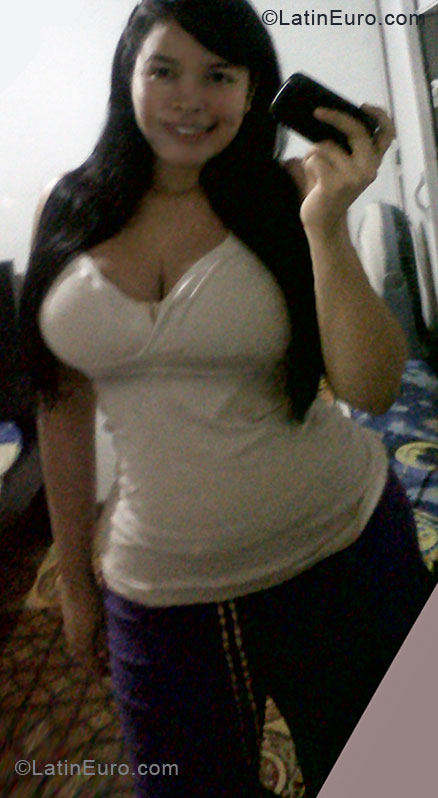 Date this hot Colombia girl Diana from Buenaventura CO7370