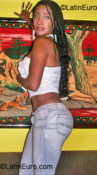 Date this beautiful Brazil girl Vilma from Fortaleza BR5723